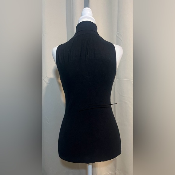 WHBM Sleeveless Turtleneck Sweater - Picture 3 of 4